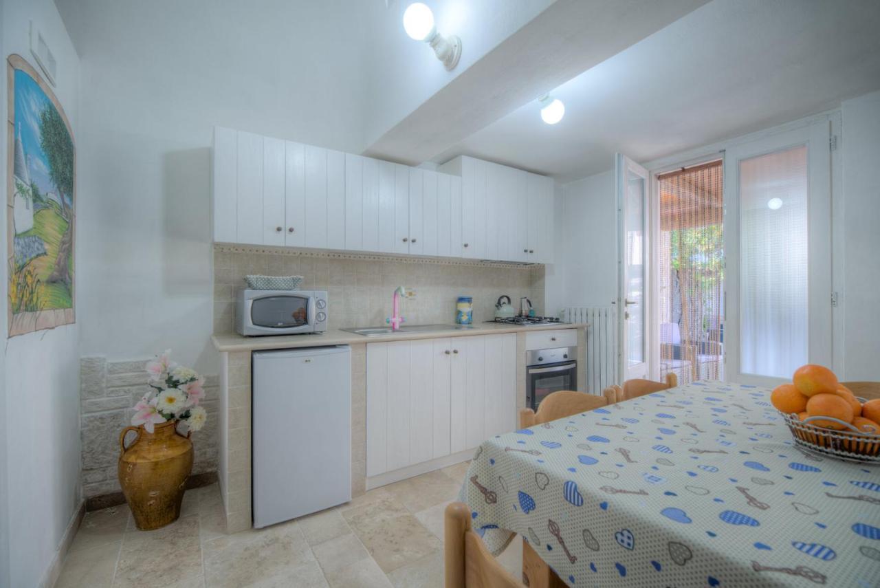 Trulli La Piazzetta By Rentbeat Apartment Cocolicchio Exterior photo